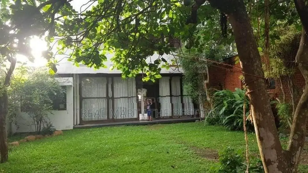 Nugegoda : 5BR (25P) House for Sale at Raymond Road
