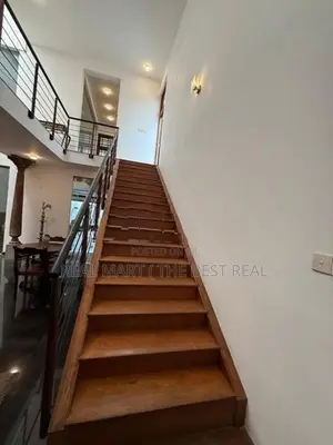 Borelasgamuwa : 4 A/C BR (20P) House for Sale at Lake road