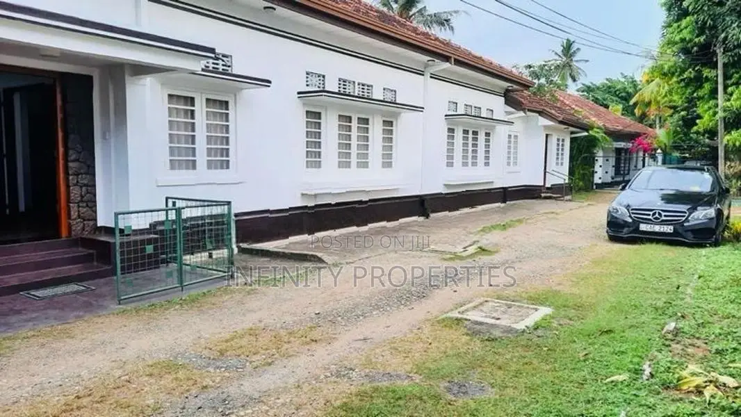 (AFA17) Land with House for Sale at Veluwana Road Colombo