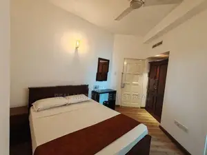 Colombo 6 : 3BR (1500sf) Luxury Apartment for Sale