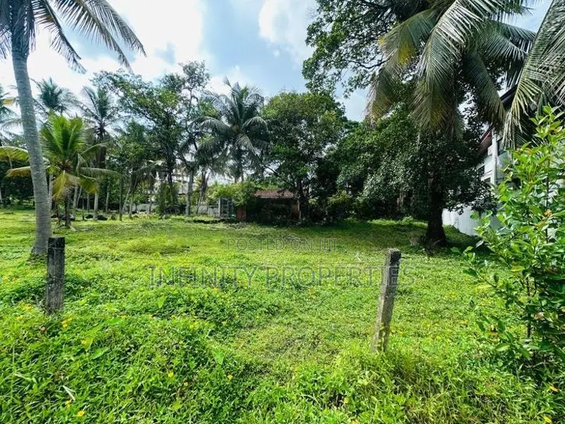 (AFA92)71 P Land Sale At Lake Road Pelawatha Battramulla