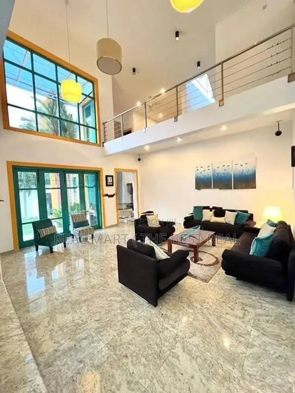Mount Lavinia : 6BR (12.5P) House for Sale with shop