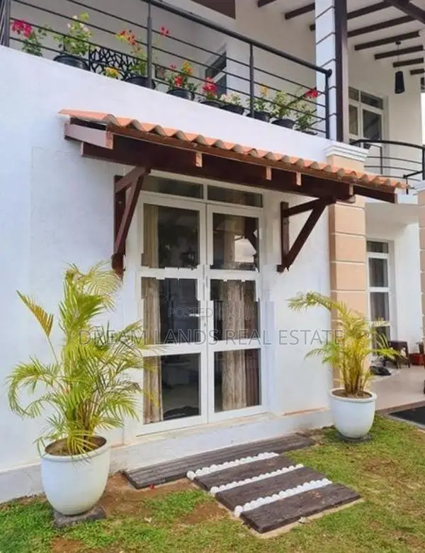 4BED HOUSE FOR RENT IN JA-ELA WITH FURNITURE (SP621)