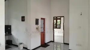 Delgoda : 10 Perches Land for Sale in Wallawwththa