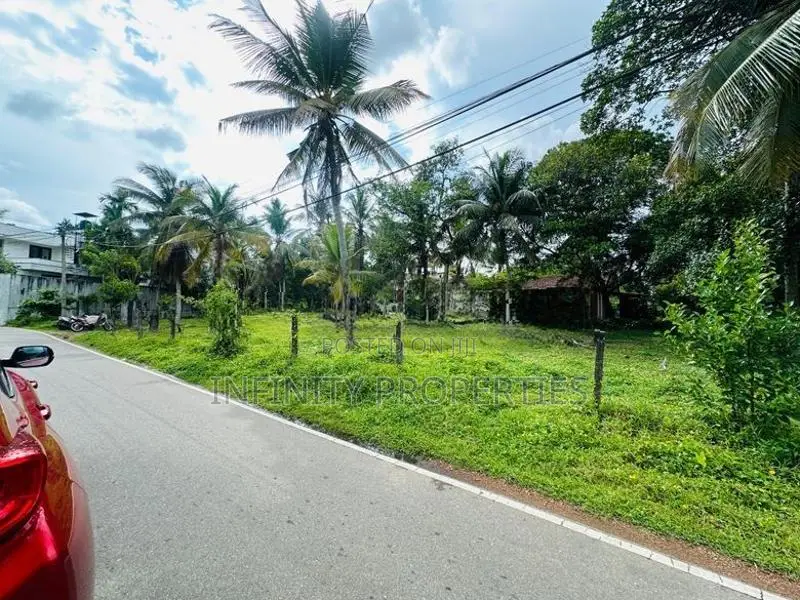 (AFA92)71 P Land Sale At Lake Road Pelawatha Battramulla