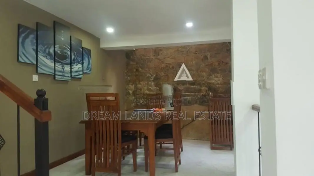 Luxury Villa For Sale in Kandy with Furniture (SP615)