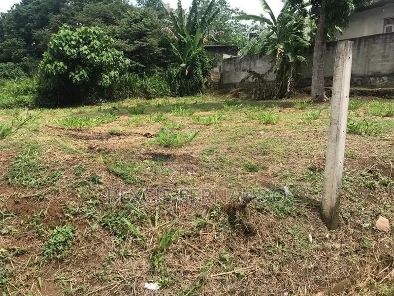 Land with Old House Padukka