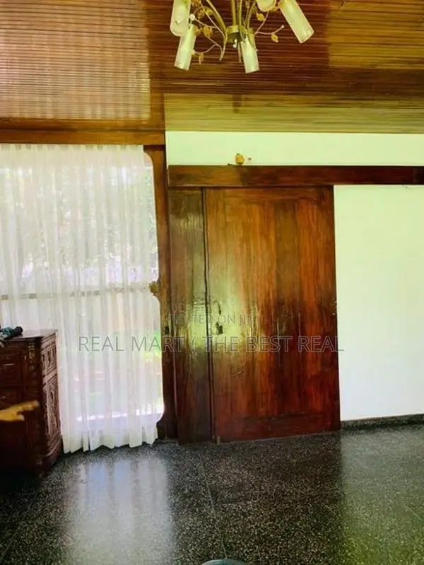 Nugegoda : 5BR (25P) House for Sale at Raymond Road
