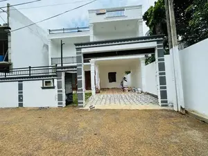 Brand new super house in piliyandala colombo road near by