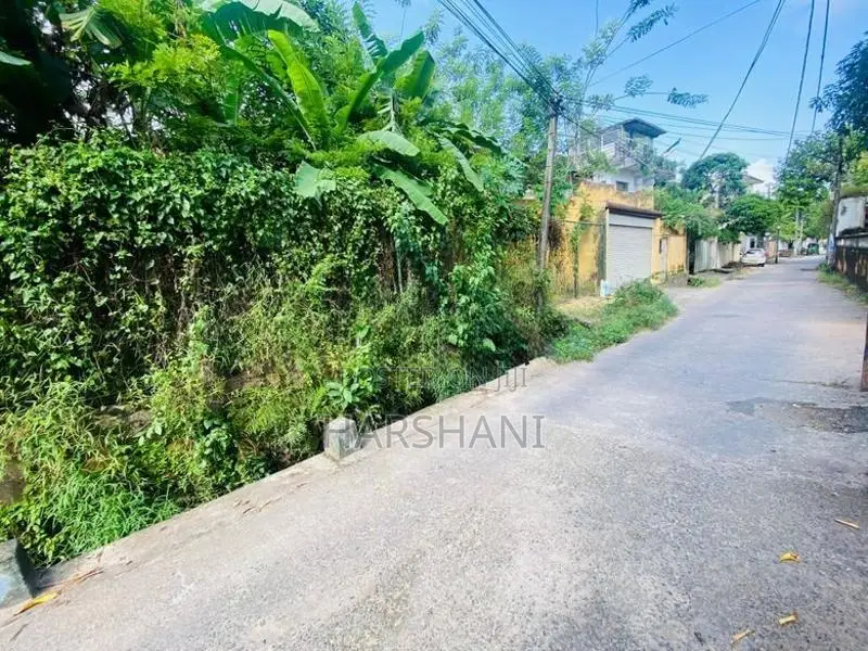 7.5P Two Lots /15P Entire Land at Pagoda Rd, Close to Nugegoda & Kotte