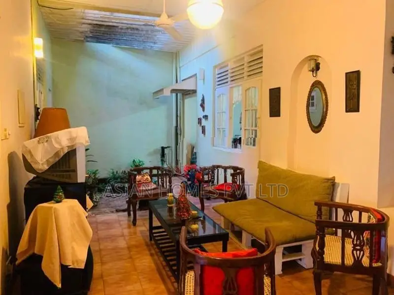 16.5 P 2 STORIED HOUSE FOR SALE IN DEHIWALA CLOSE TO GALLE ROAD
