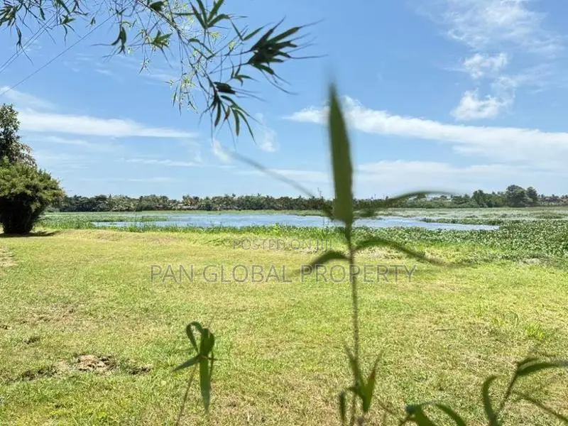 Waterfront Land For Sale in Piliyandala
