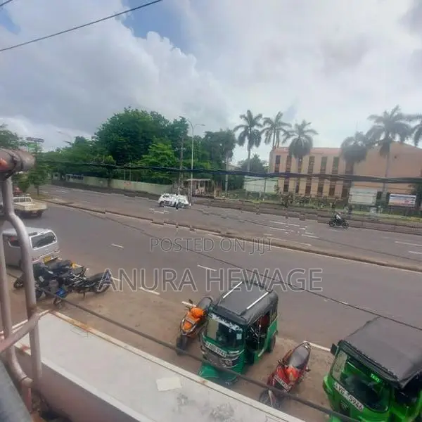 කටුබැද්ද නගරයේ පිහිටි ගොඩනැගිල්ලක් විකිණීමට ඇත. (ID: KATB001S)