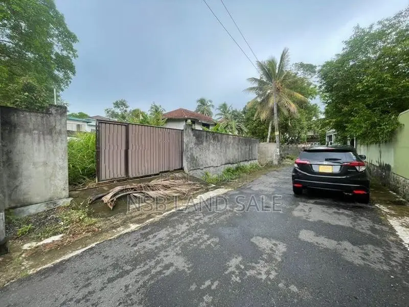 Valuable Residential Land for Sale in Pelawatte