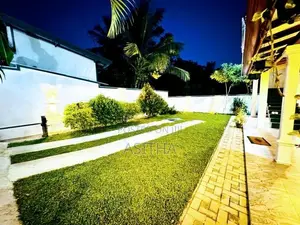 Incomplete Upstairs House Kahathuduwa Sale