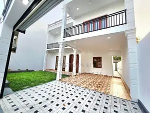 Elegant Designed Luxury Three Story House For Sale In Piliyandala TOWN