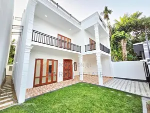 Luxury Three Storey House for Sale in Piliyandala