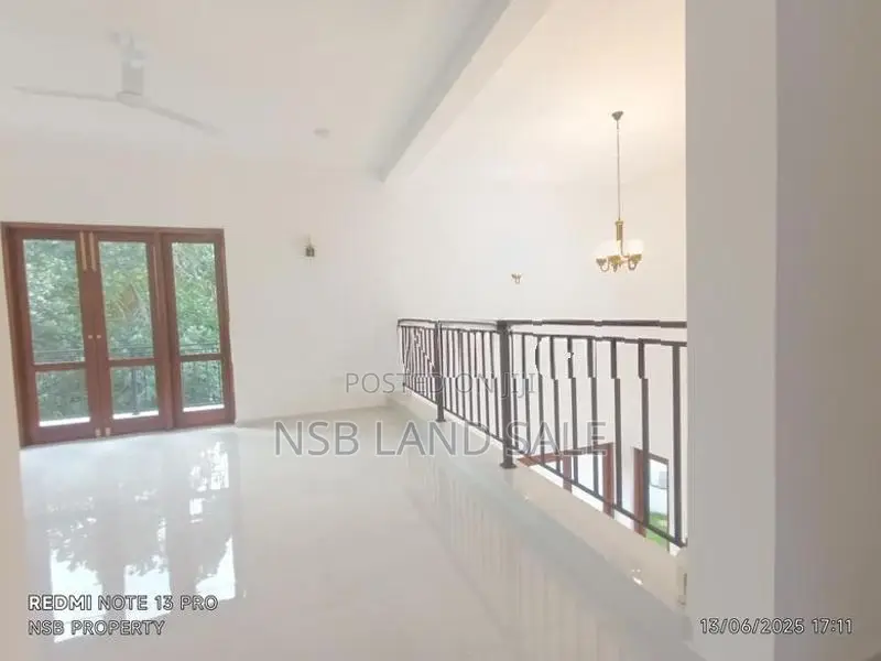 Super Luxury Brand New House For Sale in Thalawathugoda