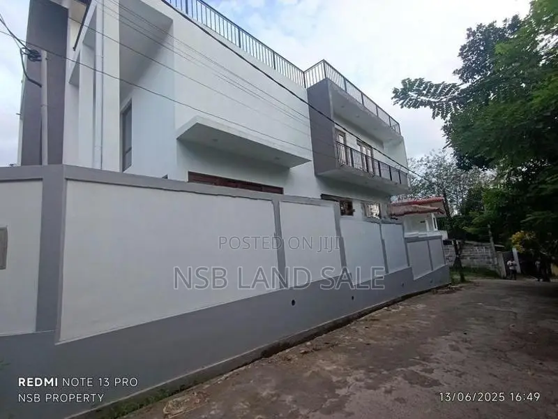 Super Luxury Brand New House For Sale in Thalawathugoda
