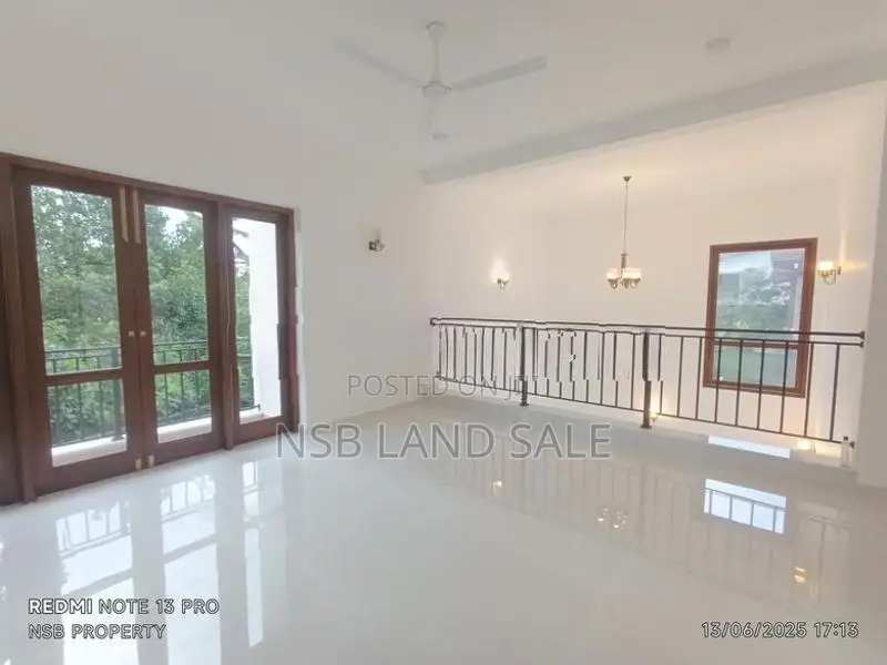 Super Luxury Brand New House For Sale in Thalawathugoda