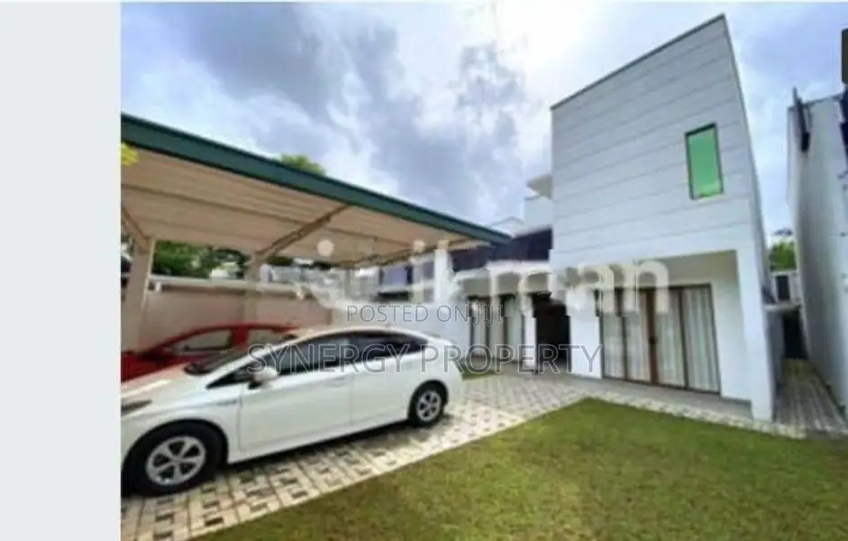 Luxury 4 Bedroom House for Sale Athurugiriya