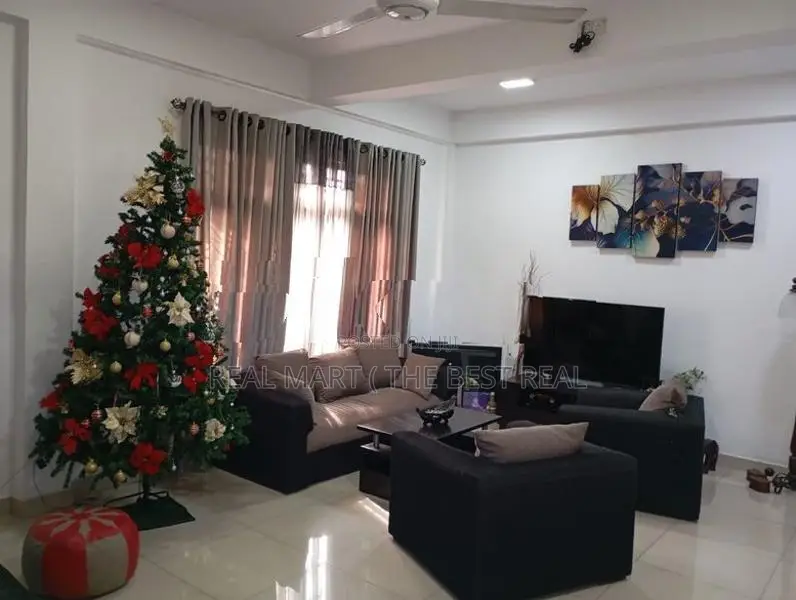 Wattala : 2BR (7.5P) Four story House for Sale