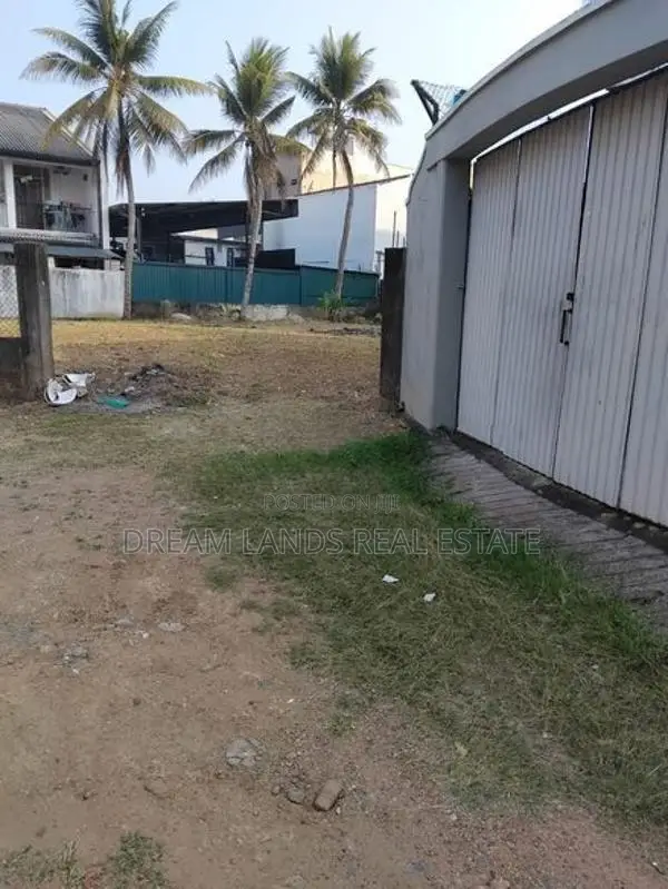 COMMERCIAL LAND FOR RENT IN BORALESGAMUWA (SP748)