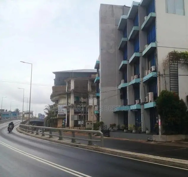 Kohuwala : 17,000sf (22.5 Perch ) Building For Sale with 1.2Mn Tennent