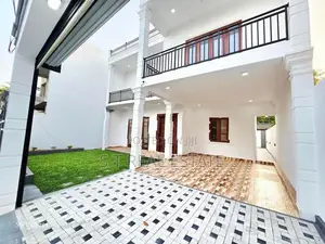 Newly Build Luxury 3 Storey House for Sale in Piliyandala Town