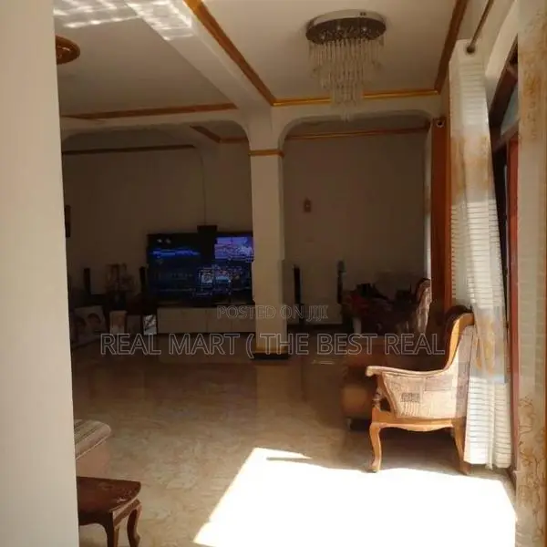 Boralesgamuwa : 5BR (20P) Two Storey, House for Sale in Rattanapitiya