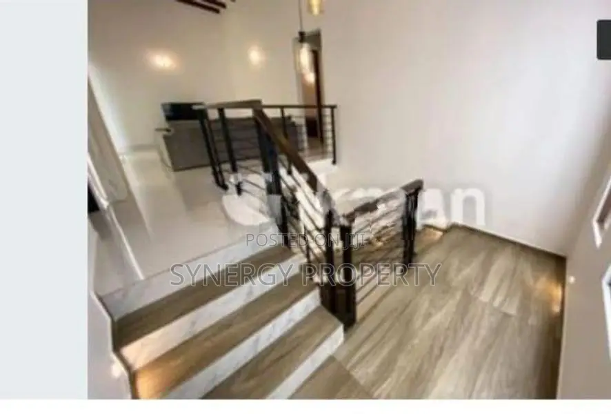 Luxury 4 Bedroom House for Sale Athurugiriya