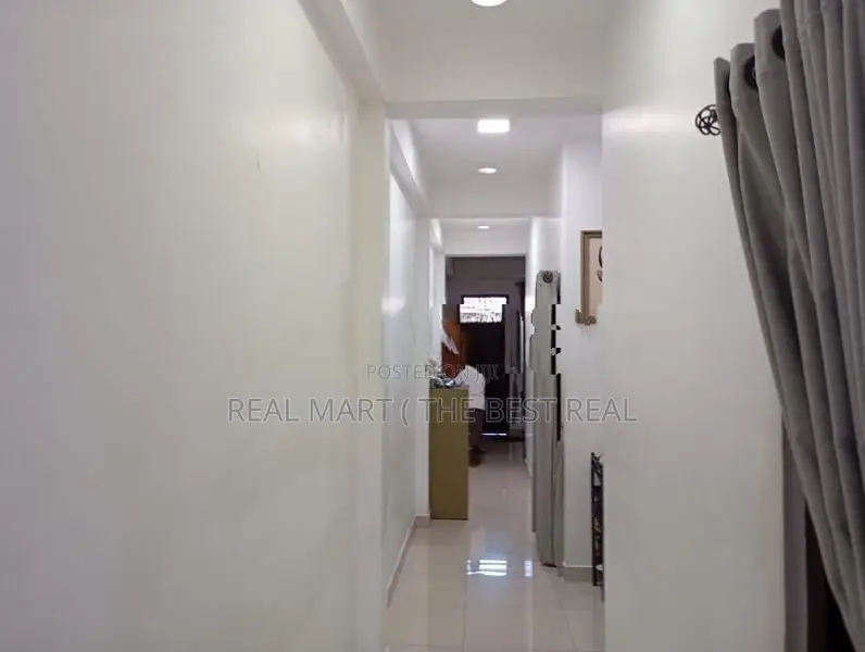 Wattala : 2BR (7.5P) Four story House for Sale