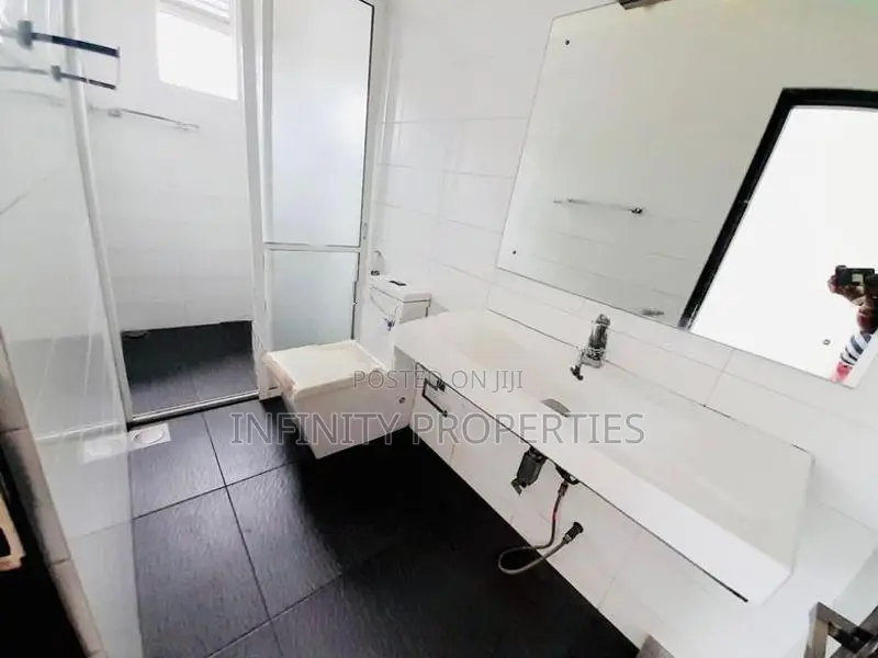 (AF93) 03 Storey House With 11.1P Sale in Madiwela Ebuldeneya Nugegoda
