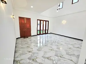 Newly Build Luxury 3 Storey House for Sale in Piliyandala Town