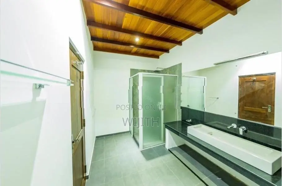 Pool with Luxury Villa for Sale in Kadana