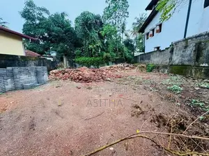 14 Perch square land watthegedara