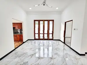 Newly Build Luxury 3 Storey House for Sale in Piliyandala Town