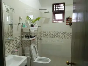 Wattala : 2BR (7.5P) Four story House for Sale