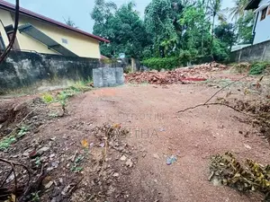 14 Perch square land watthegedara