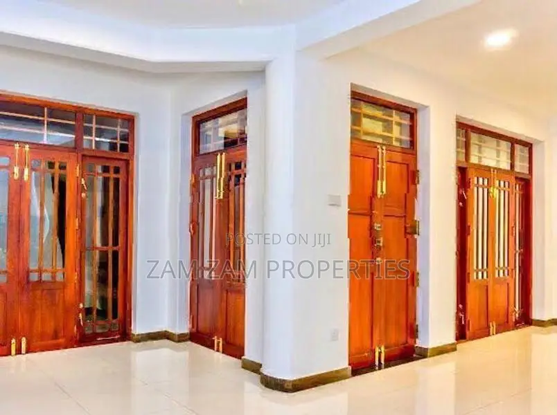 Luxury Three Storied House for Sale in Horana Road Boralesgamuwa