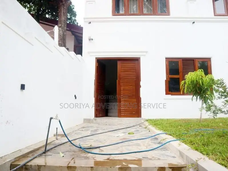 Commercial Building for Sale in Nawala