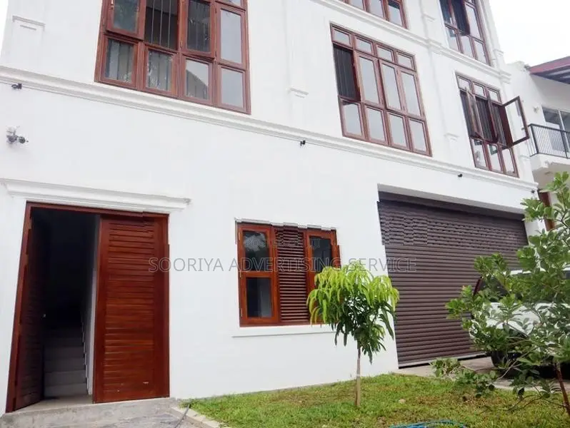 Commercial Building for Sale in Nawala
