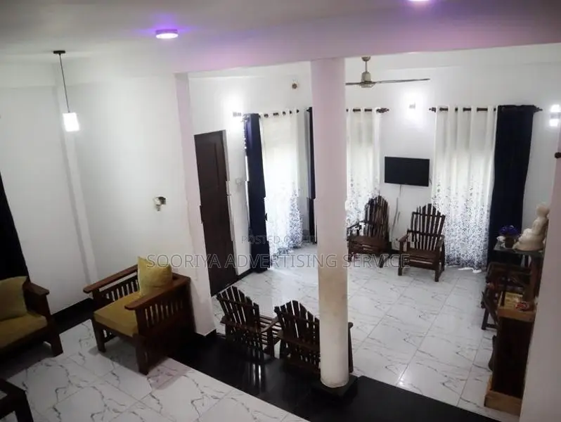 Rathmalana House with Annex & Rental Income