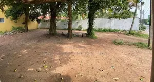 Battaramulla : 9P Commercial Land for Sale facing Akuregoda Road