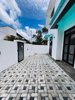 Ultra Modern Brand New House In Athurugiriya