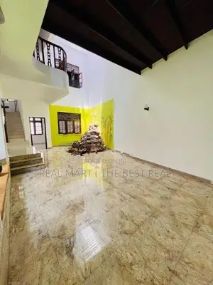 Nugegoda : 4BR (7.7P) House for Sale at Pagoda