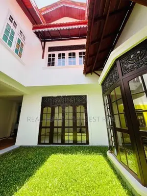Nugegoda : 4BR (7.7P) House for Sale at Pagoda
