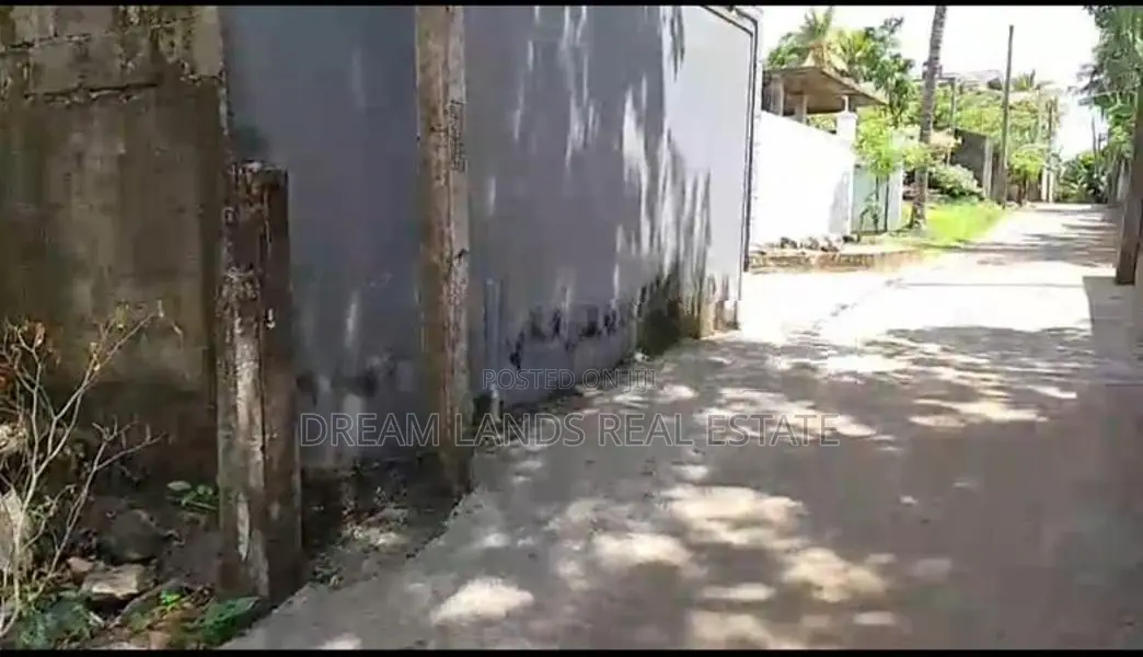 Commercial Land for Sale in Homagama (SP854)