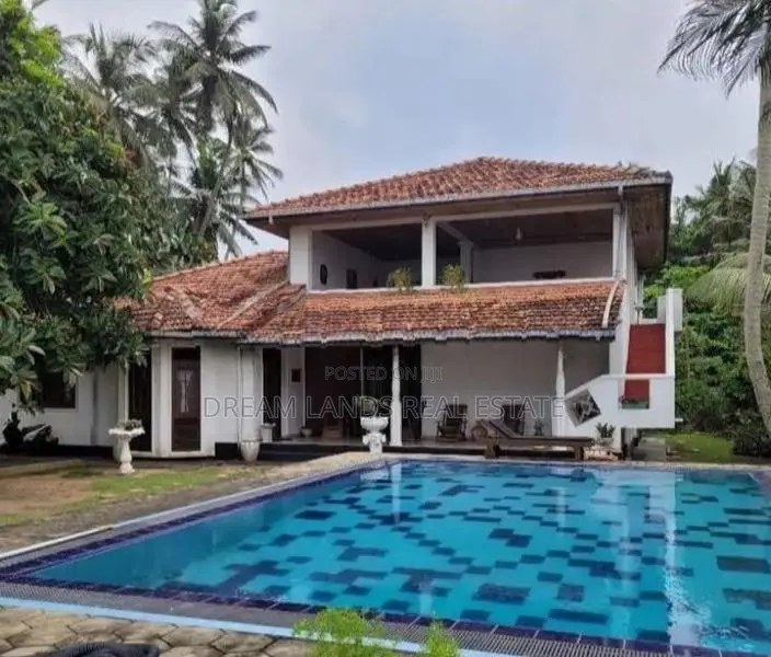 ☆ Ambalangoda Hotel For Sale ( RS - 442)