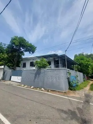 Shared Men's Hostel in Prime location Narahenpita.